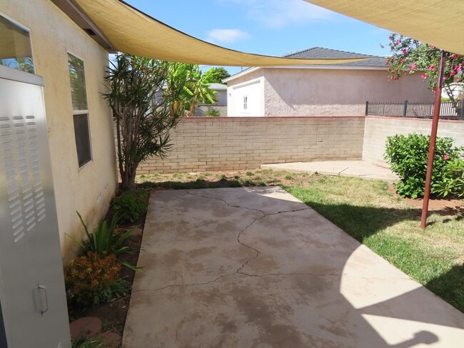 Building Photo - Three Bedroom Two Bath Home in La Mesa