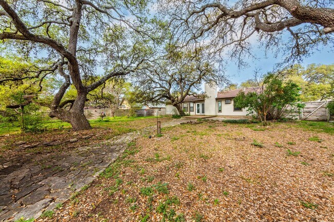 Building Photo - 57 Woodcreek Dr