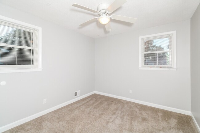 Building Photo - 152 Dickert Dr