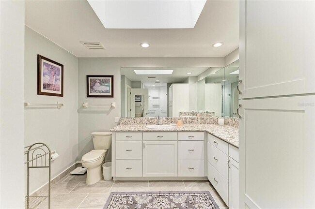 Building Photo - 3946 Wilshire Cir E