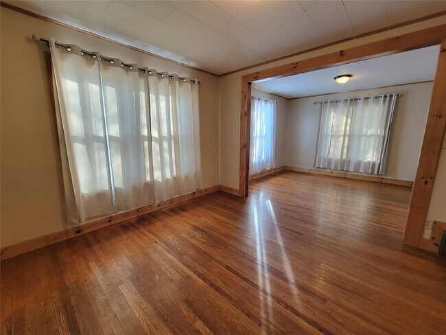 Building Photo - 90 Broad Ave