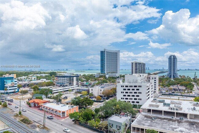 Building Photo - 121 NE 34th St