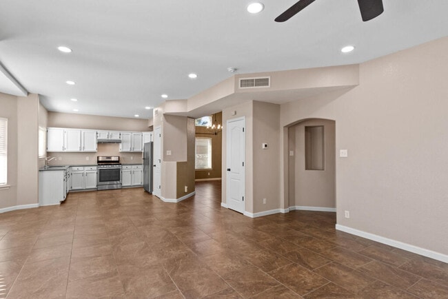 Building Photo - 1420 Desierto Rico Ave