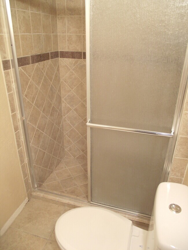 Building Photo - Northeast El Paso 3 Bed Refrig A/C w/Mount...