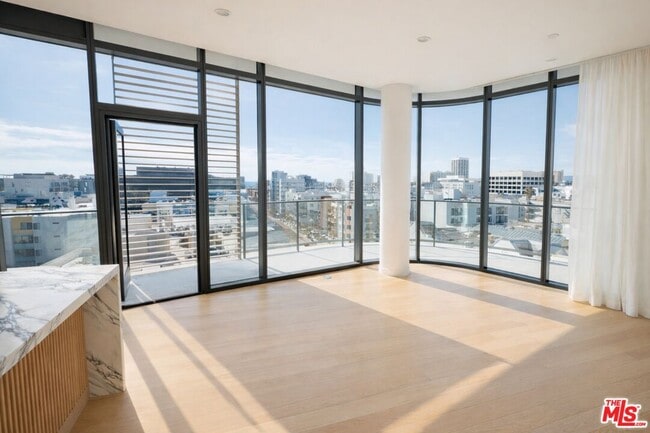 Building Photo - 700 Broadway