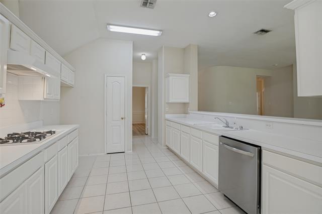 Building Photo - 308 Sycamore Dr