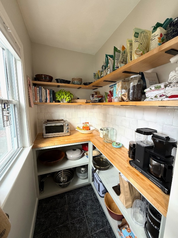 Building Photo - 37 Lindale Ave