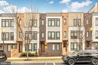 Building Photo - 147 Prairie Ln