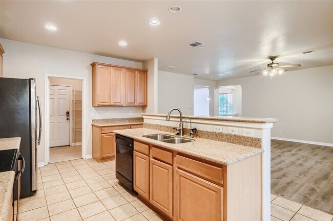 Building Photo - Over 3300 Square Feet