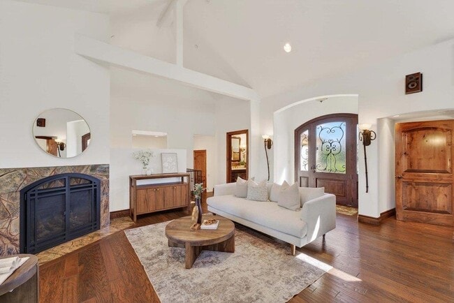 Building Photo - 41 S Circle Dr