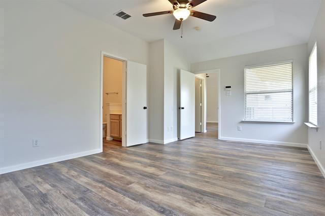 Building Photo - 9208 Chesapeake Ln