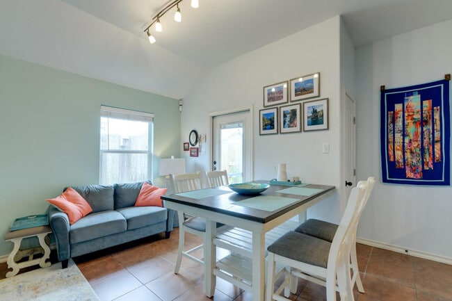 Building Photo - 1509 Oak Harbor Dr