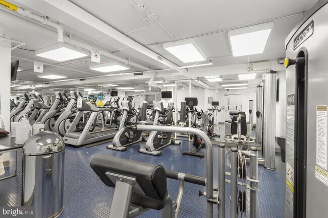 Building Photo - 2101 Chestnut St