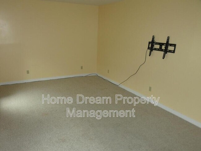 Building Photo - 10451 Edgehill Ln