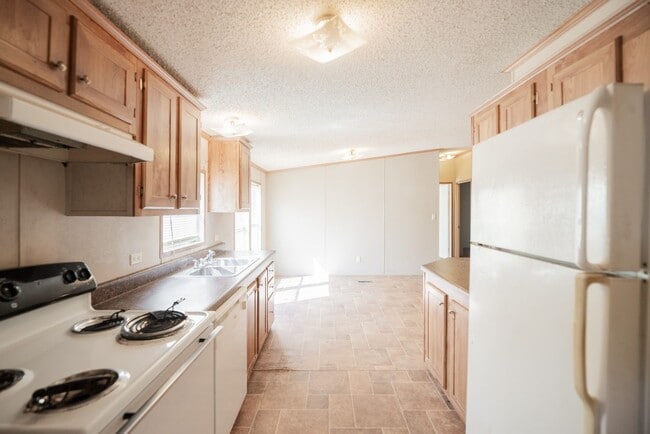 Building Photo - 30620 Vilma Ln