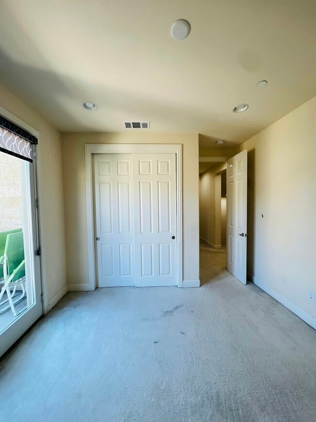 Building Photo - 3024 Sonsilla Ln