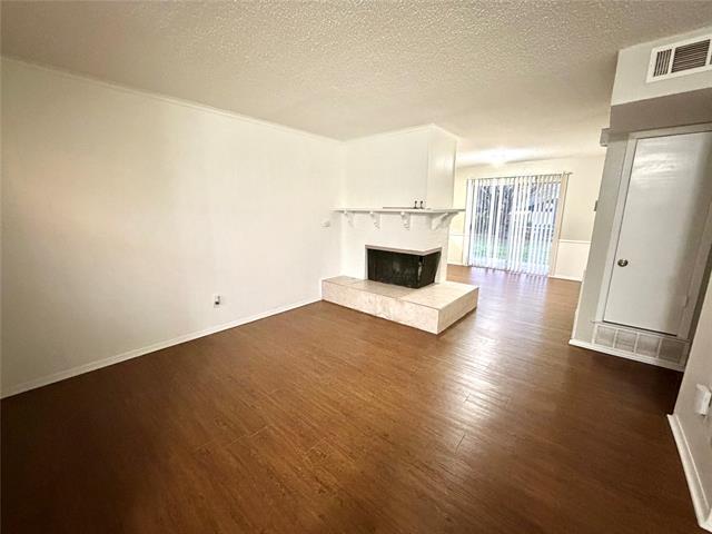 Building Photo - 2022 Mars Dr