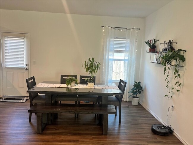 Building Photo - 2308 Nightview Dr