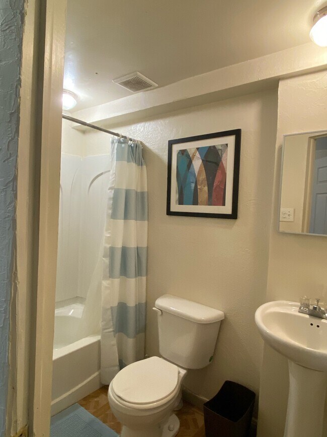 Building Photo - 1701 Brownsville Rd