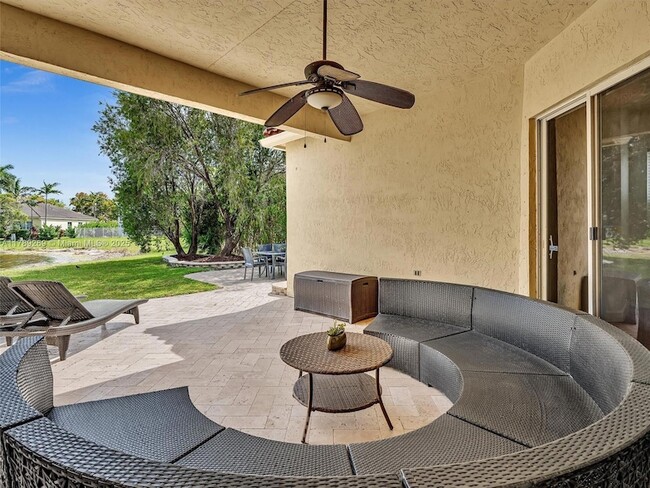 Building Photo - 754 Sunflower Cir