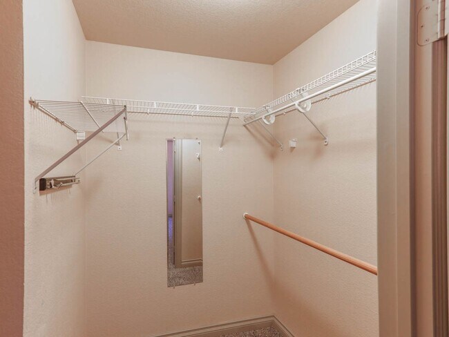 Building Photo - 2 Bed, 2 Bath 1st Floor Condo In West Las ...