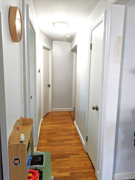 Building Photo - 37 Chandler Ave