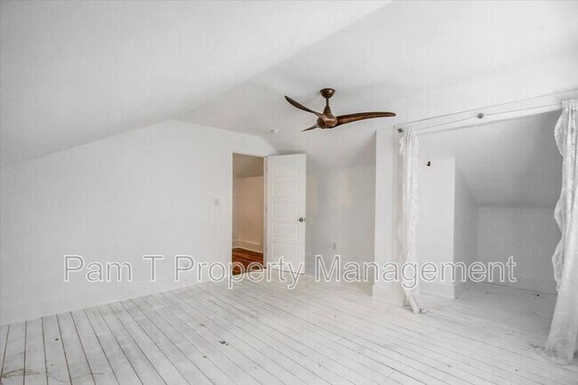 Building Photo - 1118 E Duffy St