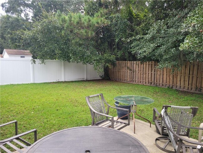 Building Photo - 217 Bridgewater Cir