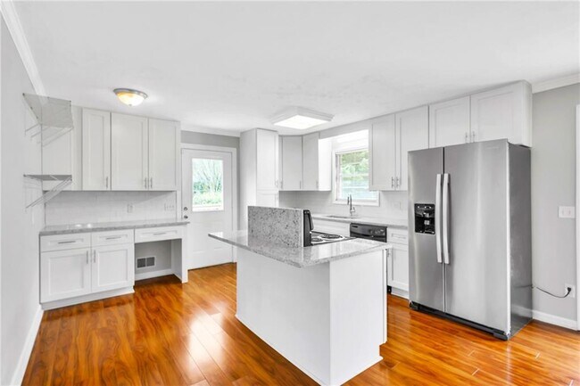 Building Photo - 331 Smyrna Powder Springs Rd SE