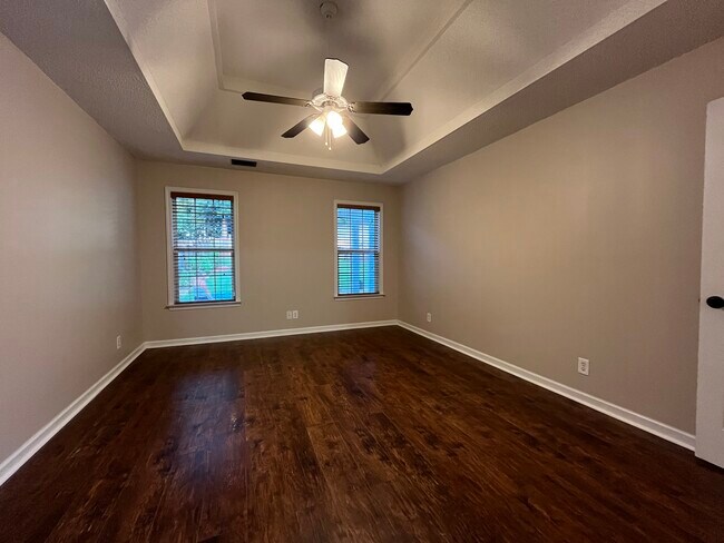 Building Photo - 107 Vanessa Dr