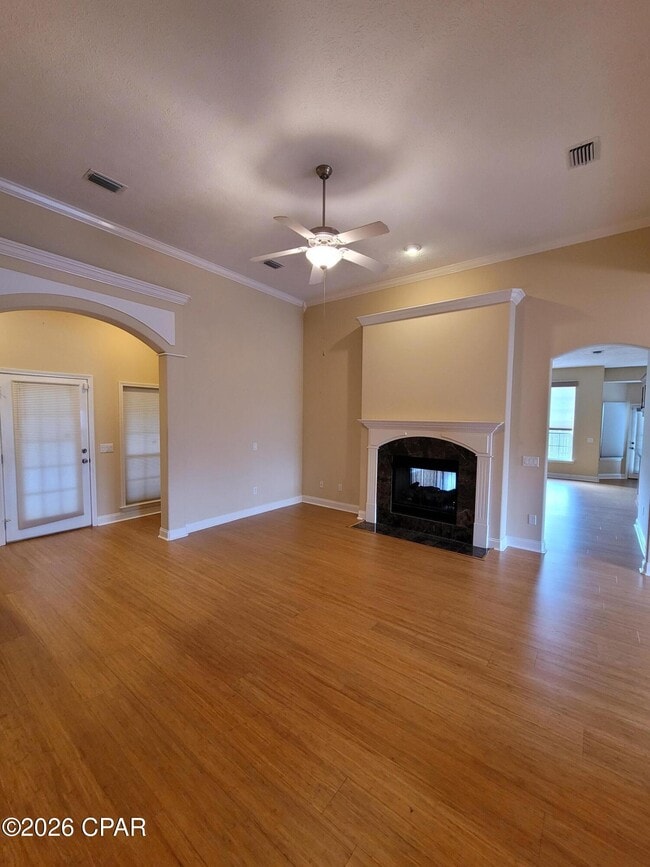 Building Photo - 103 Parkview Xing