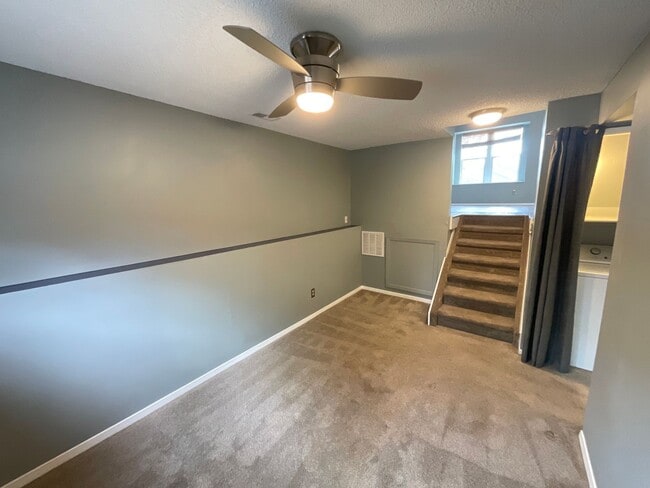 Building Photo - 3 Bedroom Home Available Near E Woodmen Rd...