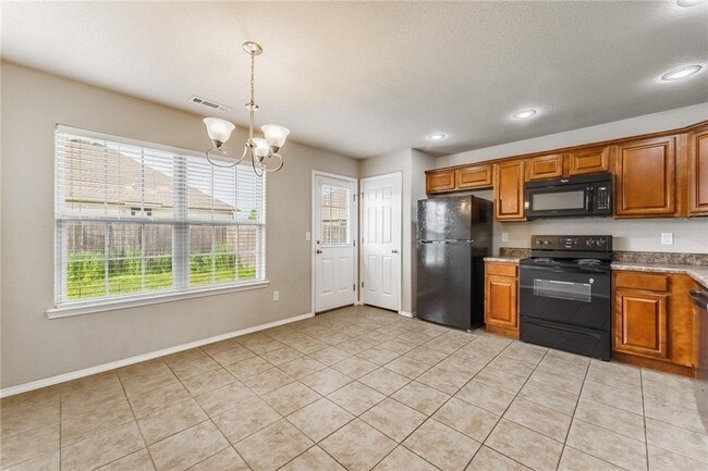 Building Photo - 530 Lasso Ln