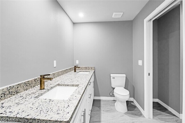 Building Photo - 3510 S Grimsley Ct