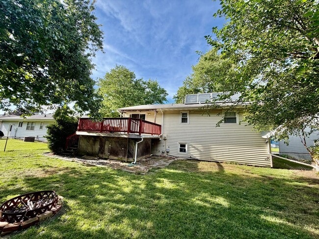 Building Photo - 1827 Jacobssen Dr