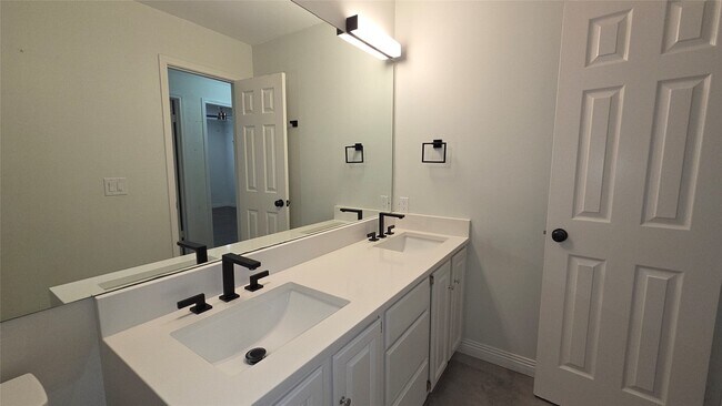 Building Photo - 54 Thorn Berry Pl