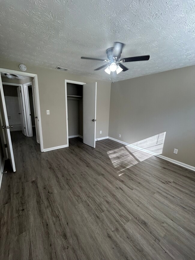 Building Photo - 1214 Santiago Dr