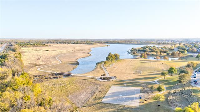 Building Photo - 2050 Lake Trail Dr