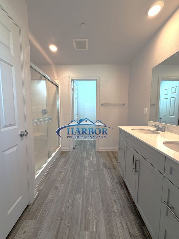 Building Photo - 1215 Canoe Ln