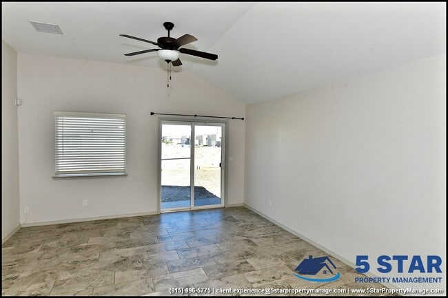 Building Photo - 14945 Tierra Escape Ave