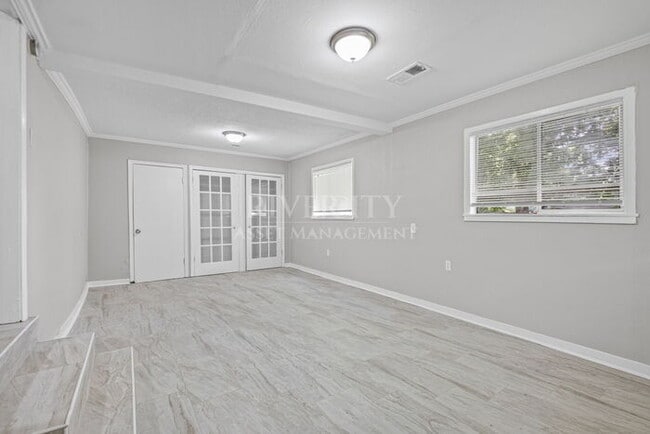 Building Photo - A MUST SEE IN 38108 !!!! SECTION 8 WELCOMED !!!!!! GIVE US A CALL !!!!!