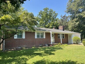 Building Photo - 107 Caran Rd