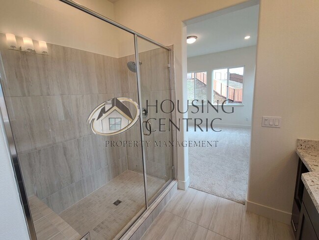 Building Photo - 8067 Grant Dr