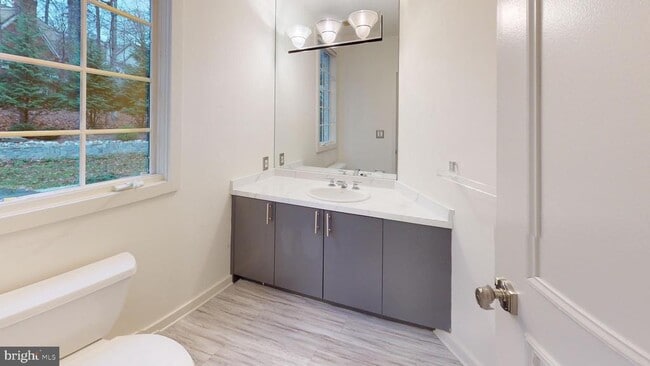 Building Photo - 9629 Eagle Ridge Dr