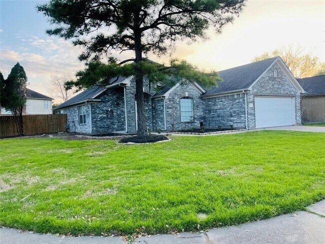 Building Photo - 20803 Lavenderwood Dr
