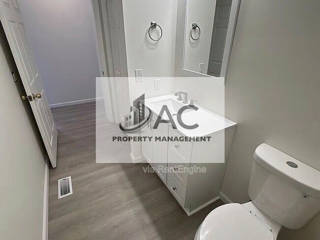 Building Photo - 50 Smith Lake Rd