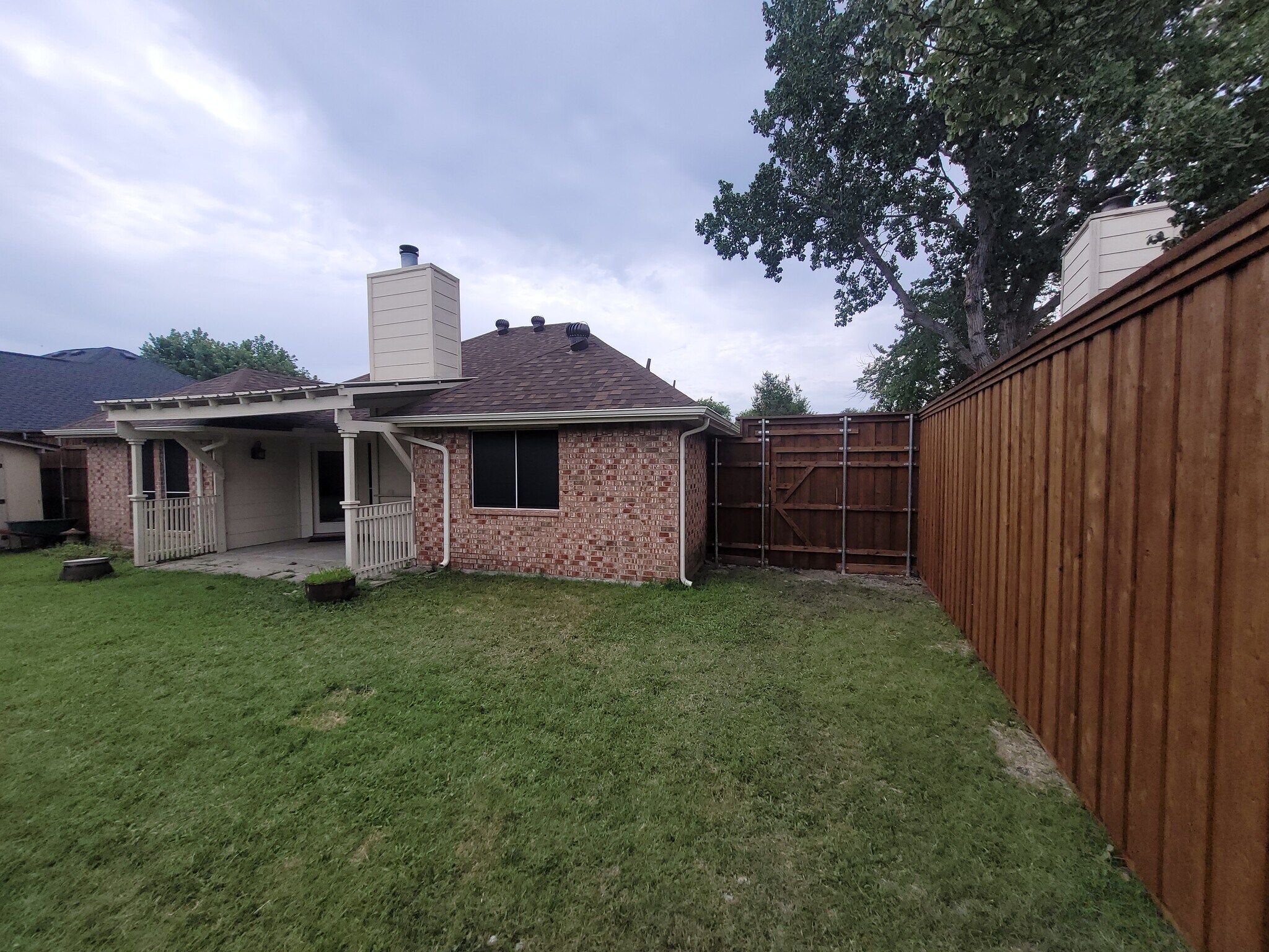 Newly Fenced Private Backyard - 3708 Sycamore Ln