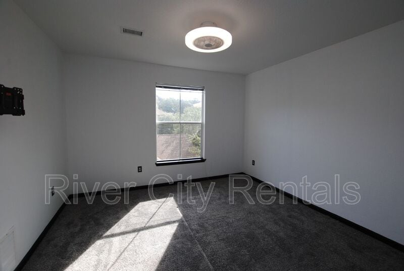 Building Photo - 8539 Gate Pkwy W