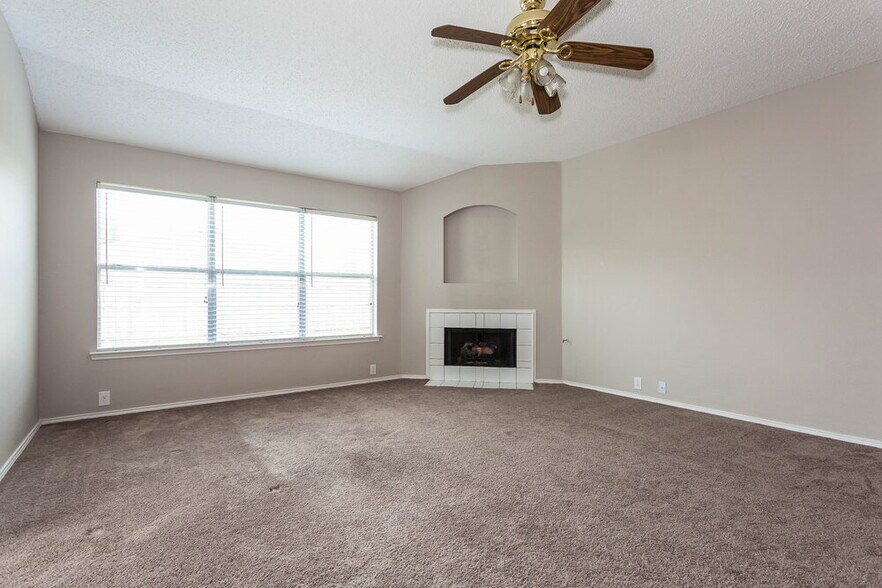 Building Photo - 1100 Greenbend Dr