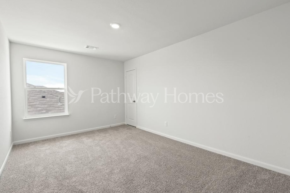 Building Photo - 916 Burlington Ave